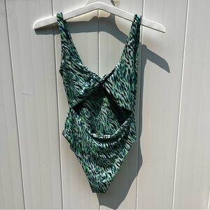 SKATIE Chloe One Piece Size Small